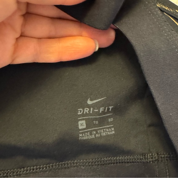 Nike Womens Swoosh Icon Clash Sports Bra T-Strap Black/Gold - Picture 5 of 5